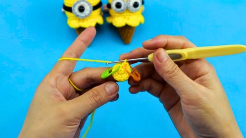 Crochet Little Minions Ice Cream Pattern 4
