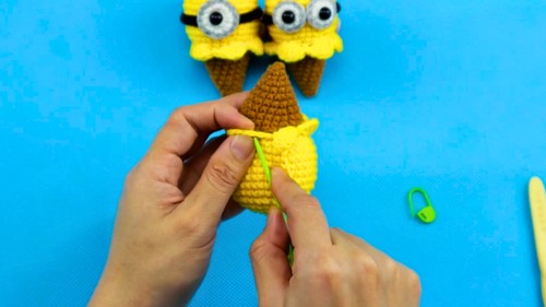 Crochet Little Minions Ice Cream Pattern 6