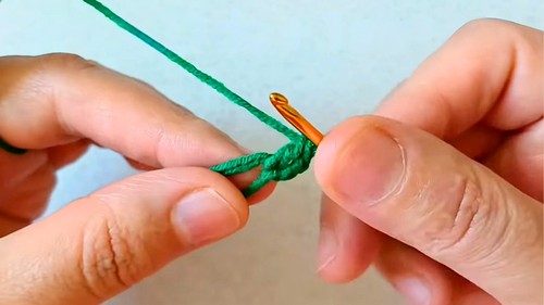 Crochet Mini Christmas Tree Keychain Pattern 1