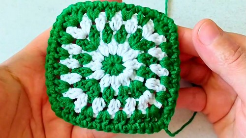 Crochet Mini Christmas Tree Keychain Pattern 5