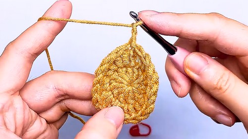 Crochet Mini Christmas Tree Pouch Pattern 2