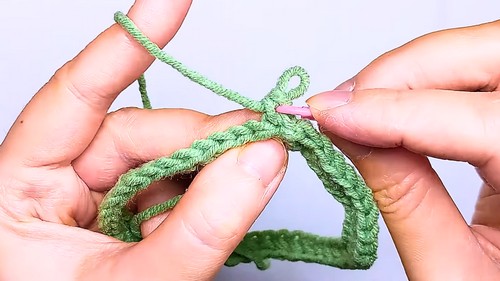 Crochet Mini Christmas Tree Pouch Pattern 4