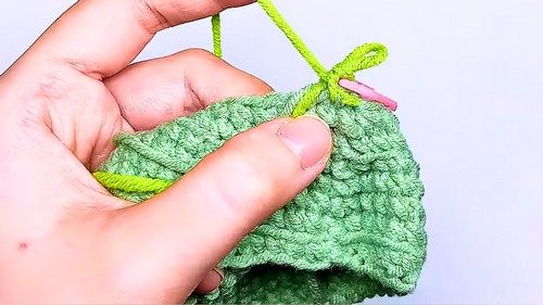 Crochet Mini Christmas Tree Pouch Pattern 5