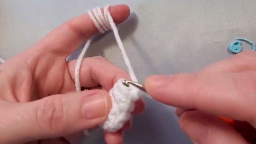 Crochet Mini Easter Bunny Pattern 6