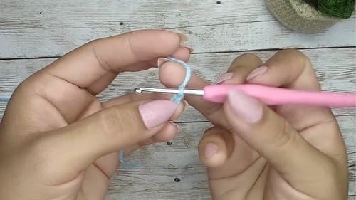 Crochet Mini Flower Bouquet Pattern 1