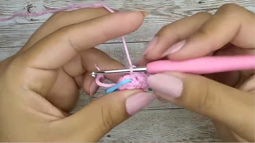 Crochet Mini Flower Bouquet Pattern 4