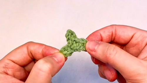 Crochet Mini Flower Bouquet Pattern 7