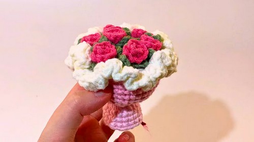Crochet Mini Flower Bouquet Pattern 8