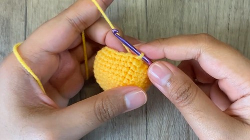 Crochet Mini Lemon Amigurumi Pattern 5