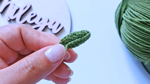 Crochet Mini Lily Flower Pattern 4