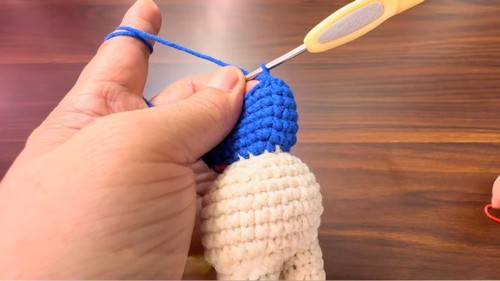 Crochet Mini Miffy Keychain Pattern 4