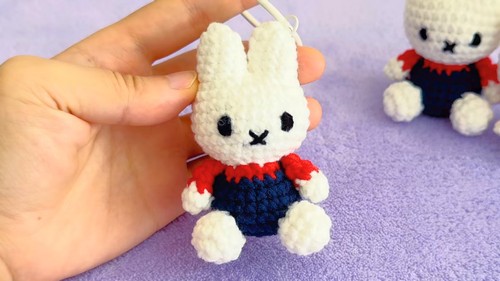 Crochet Mini Miffy Keychain Pattern 8