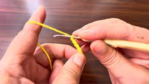 Crochet Money Pouch Keychain Pattern 1