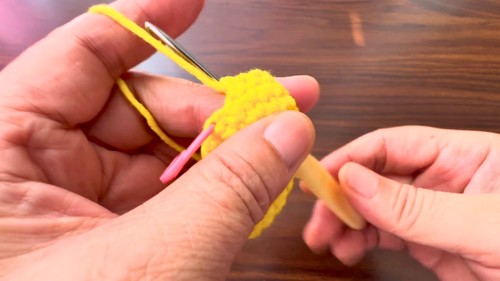 Crochet Money Pouch Keychain Pattern 4