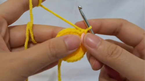 Crochet No-sew Rubber Duck Pattern 2