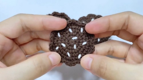 Crochet Oreo Cookies Pattern 5