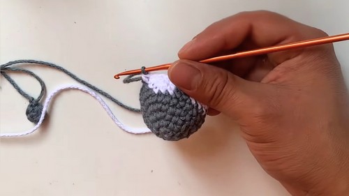 Crochet Penguin Amigurumi Pattern 4