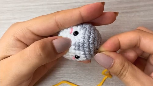 Crochet Penguin Keychain Pattern 6