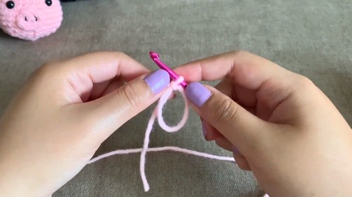 Crochet Pig Keychain Pattern 1