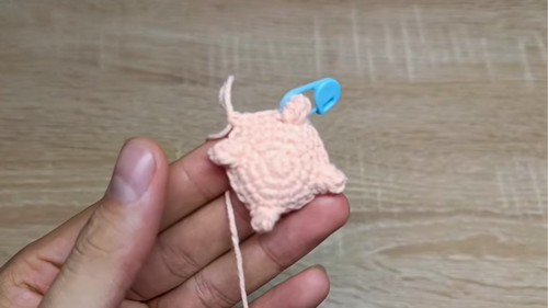 Crochet Piggy Keychain Pattern 3