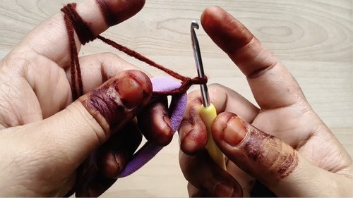 Crochet Puff Flower Scrunchie Pattern 1