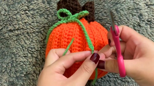 Crochet Pumpkin Treat Bag Pattern 7