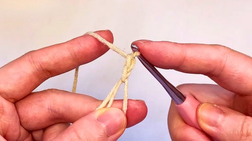 Crochet Rainbow Round Blanket Pattern 1