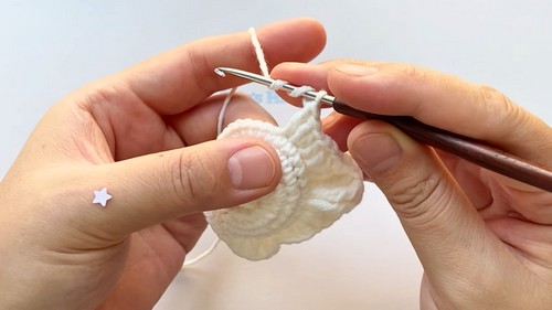 Crochet Ray Fish Keychain Pattern 4