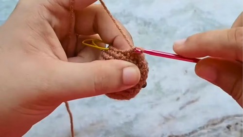 Crochet Reindeer Ornament Pattern 4