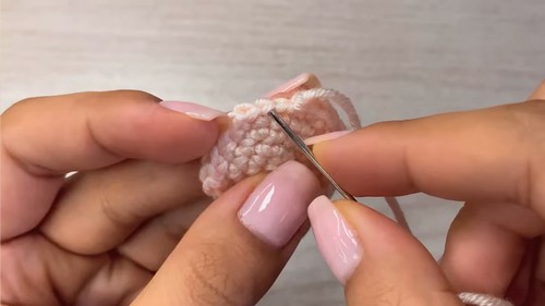 Crochet Santa Claus Ornament Pattern 4