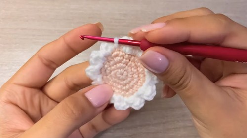 Crochet Santa Claus Ornament Pattern 5