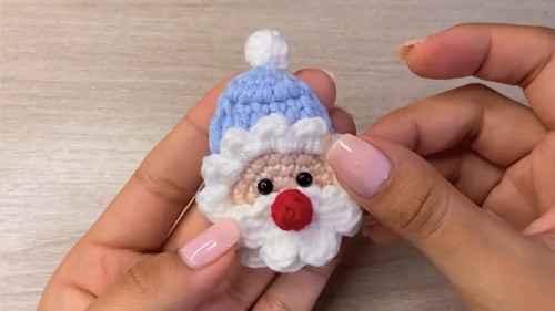 Crochet Santa Claus Ornament Pattern 7