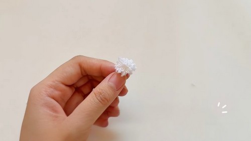 Crochet Santa Hat Keychain Pattern 6