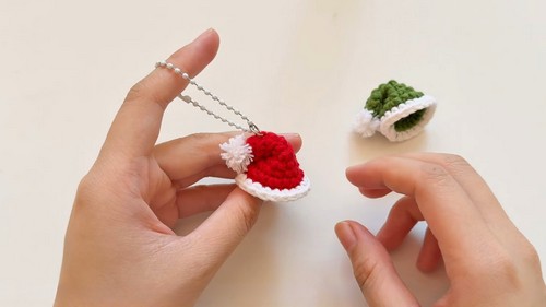 Crochet Santa Hat Keychain Pattern 7