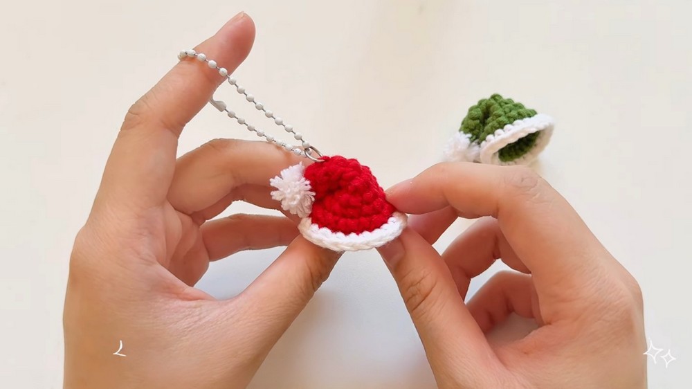 Crochet Santa Hat Keychain Pattern 8