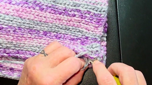 Crochet Simple Winter Hat Pattern 7