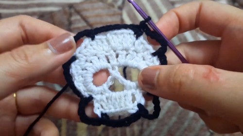 Crochet Skull Granny Square Pattern 5