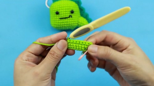 Crochet Small Dinosaur Pendant Pattern 3