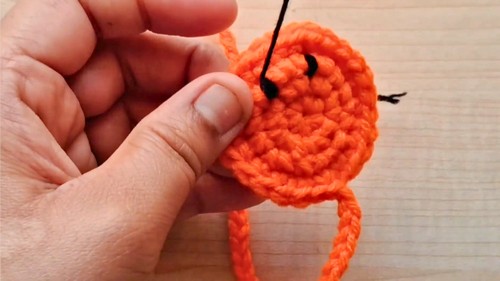 Crochet Smiley Bookmark Pattern 5