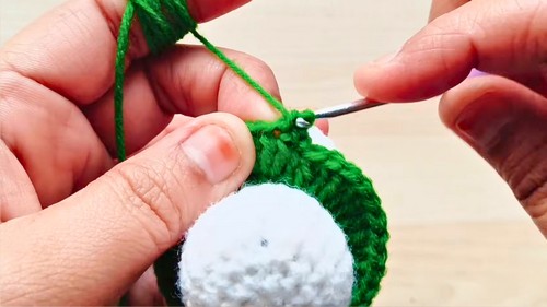 Crochet Snowman Amigurumi Pattern 5