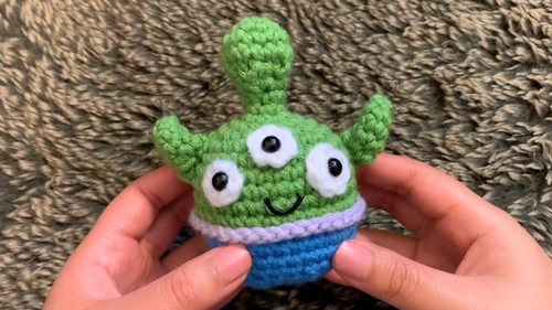 Crochet Space Alien Amigurumi Pattern 8