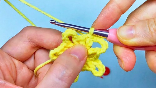 Crochet Star Keychain Pattern 5