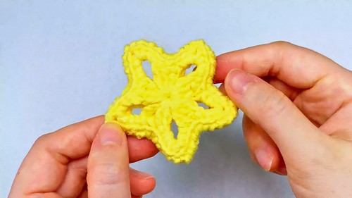 Crochet Star Keychain Pattern 7
