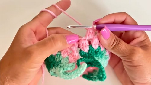 Crochet Strawberry Soap Holder Pattern 4