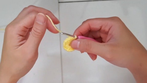 Crochet Sunburst Granny Square Pattern 1