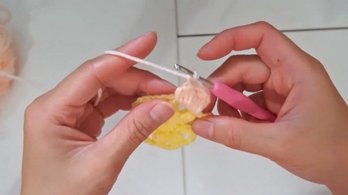 Crochet Sunburst Granny Square Pattern 3