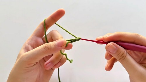 Crochet Sunflower Keychain Pattern 1