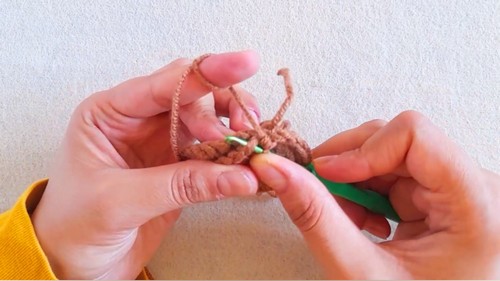 Crochet Sunflower Keychain Pattern 3
