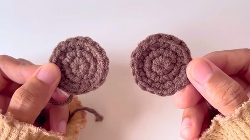 Crochet Sunflower Keychain Pattern 4