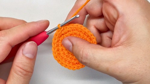 Crochet Tangerine Keychain Pattern 4